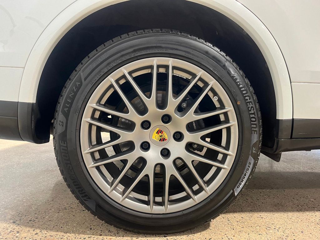 2017 Porsche Cayenne Platinum Edition photo 21