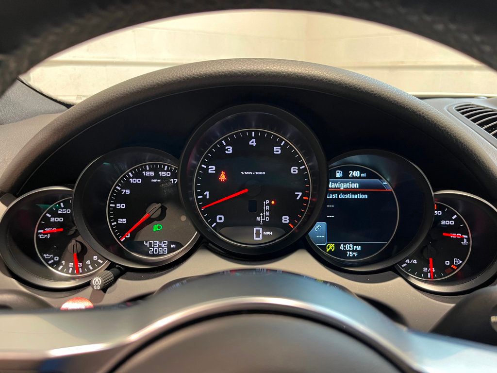 2017 Porsche Cayenne Platinum Edition photo 24