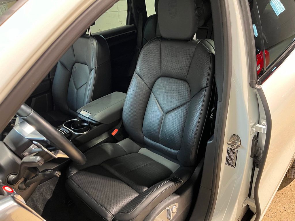 2017 Porsche Cayenne Platinum Edition photo 25