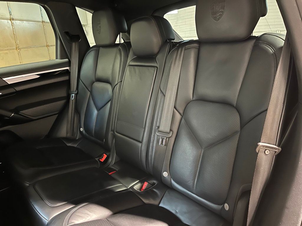 2017 Porsche Cayenne Platinum Edition photo 26