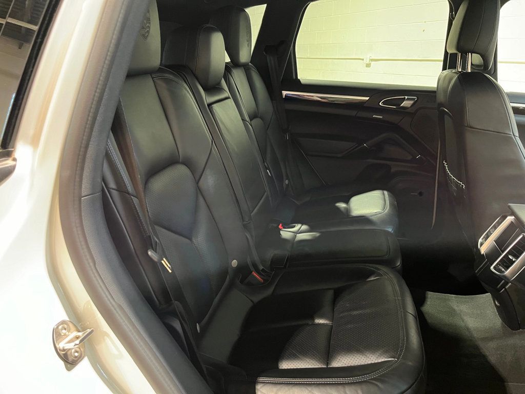 2017 Porsche Cayenne Platinum Edition photo 34