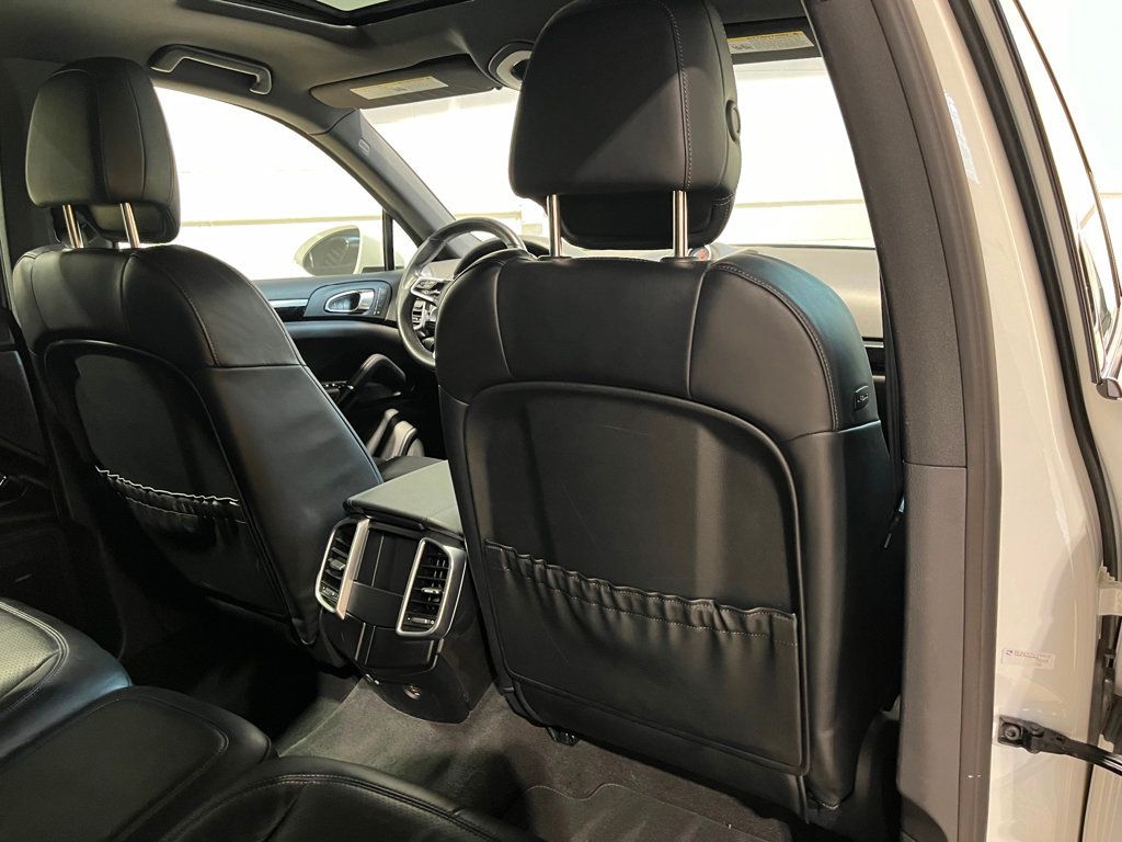 2017 Porsche Cayenne Platinum Edition photo 35