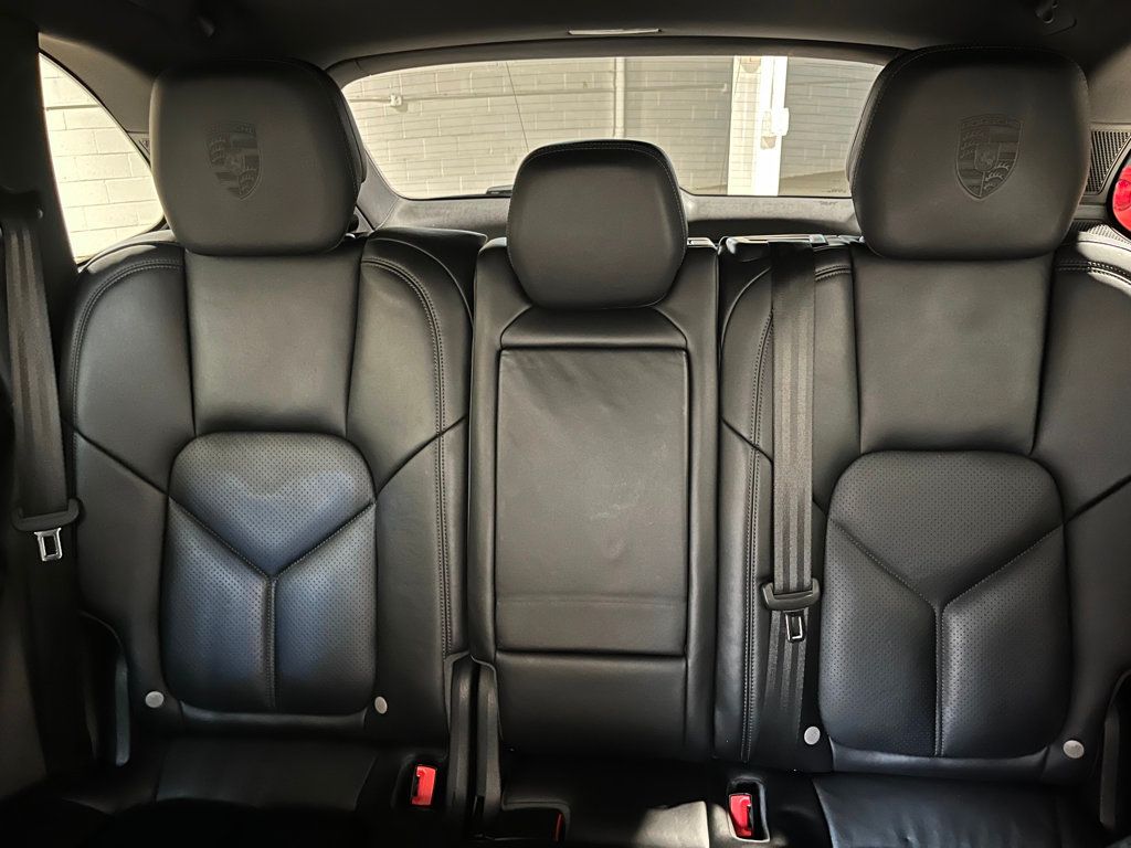 2017 Porsche Cayenne Platinum Edition photo 37