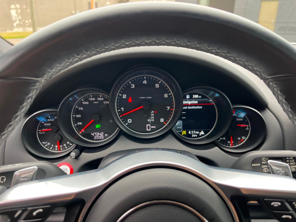 2017 Porsche Cayenne Platinum Edition photo 39