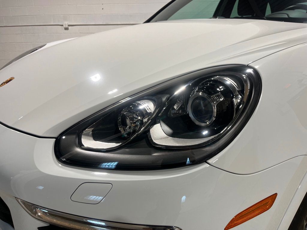2017 Porsche Cayenne Platinum Edition photo 8