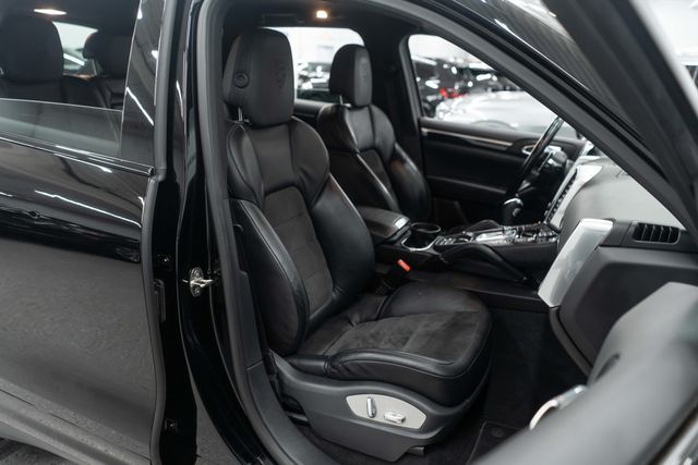 2017 Porsche Cayenne Platinum Edition AWD - 22947372 - 9