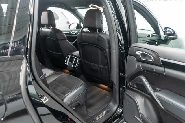 2017 Porsche Cayenne Platinum Edition AWD - 22947372 - 10