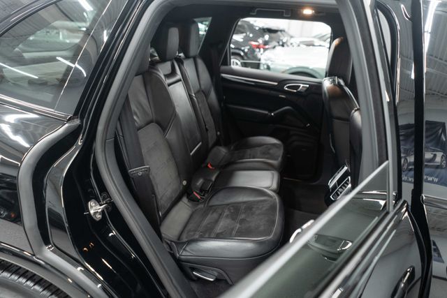 2017 Porsche Cayenne Platinum Edition AWD - 22947372 - 11