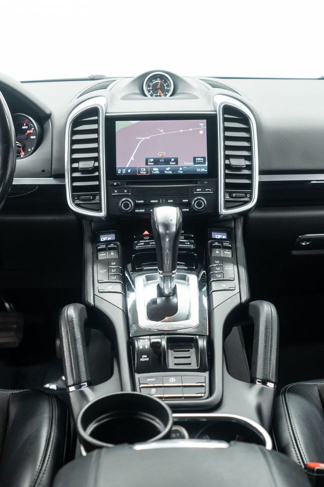 2017 Porsche Cayenne Platinum Edition AWD - 22947372 - 17