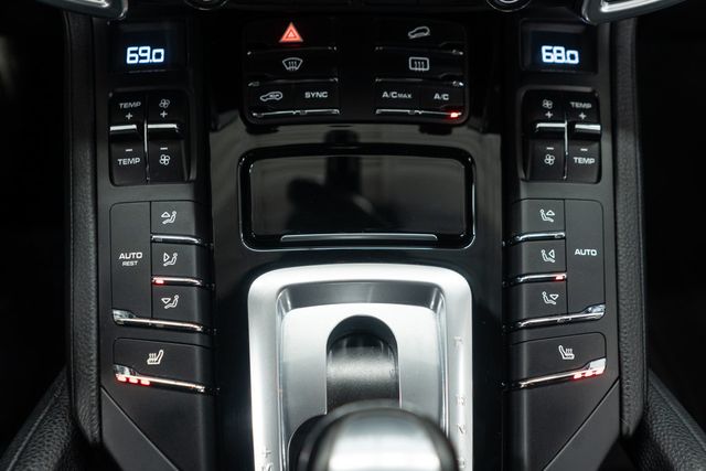 2017 Porsche Cayenne Platinum Edition AWD - 22947372 - 24