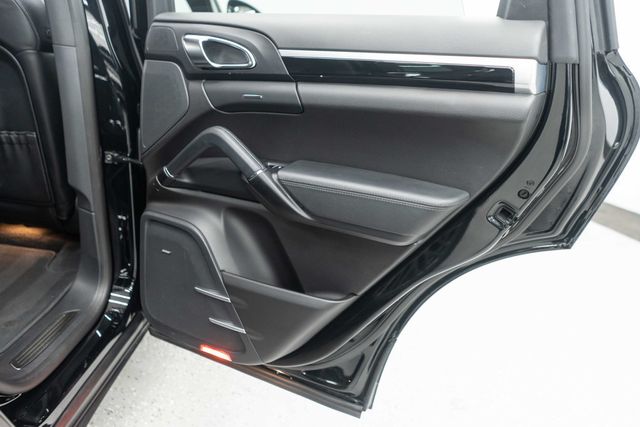 2017 Porsche Cayenne Platinum Edition AWD - 22947372 - 26