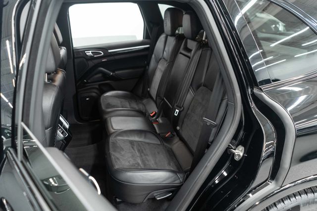 2017 Porsche Cayenne Platinum Edition AWD - 22947372 - 28