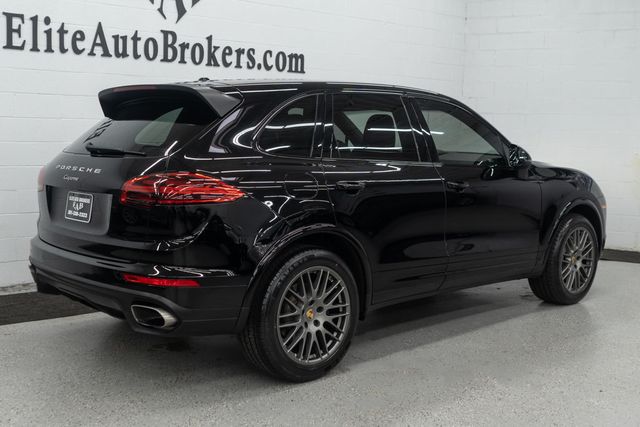 2017 Porsche Cayenne Platinum Edition AWD - 22947372 - 36