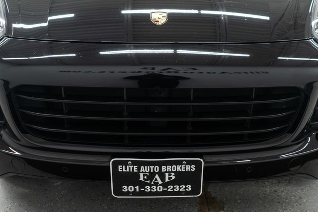 2017 Porsche Cayenne Platinum Edition AWD - 22947372 - 40