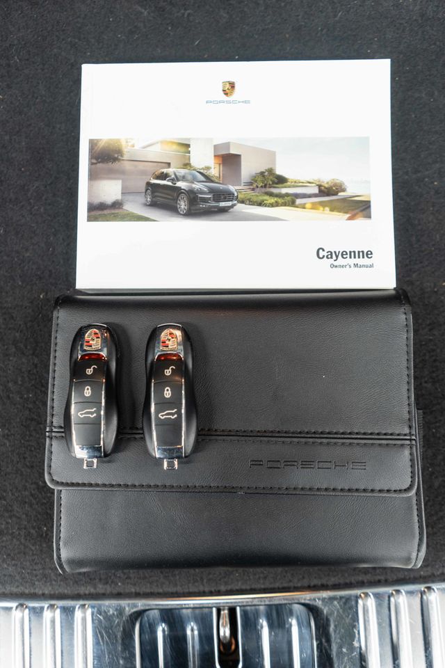 2017 Porsche Cayenne Platinum Edition AWD - 22947372 - 47