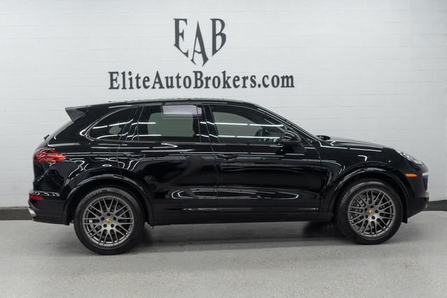 2017 Porsche Cayenne Platinum Edition AWD - 22947372 - 4