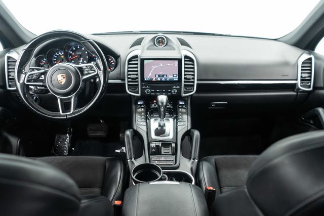2017 Porsche Cayenne Platinum Edition AWD - 22947372 - 8
