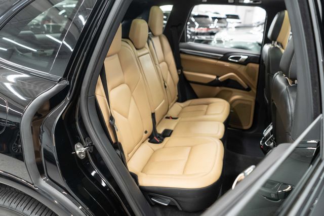 2017 Porsche Cayenne Platinum Edition AWD - 23086862 - 13