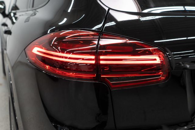 2017 Porsche Cayenne Platinum Edition AWD - 23086862 - 43