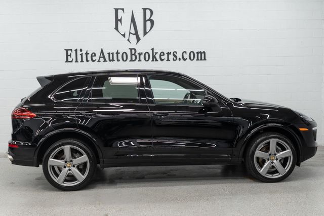 2017 Porsche Cayenne Platinum Edition AWD - 23086862 - 4