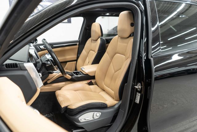 2017 Porsche Cayenne Platinum Edition AWD - 23086862 - 7