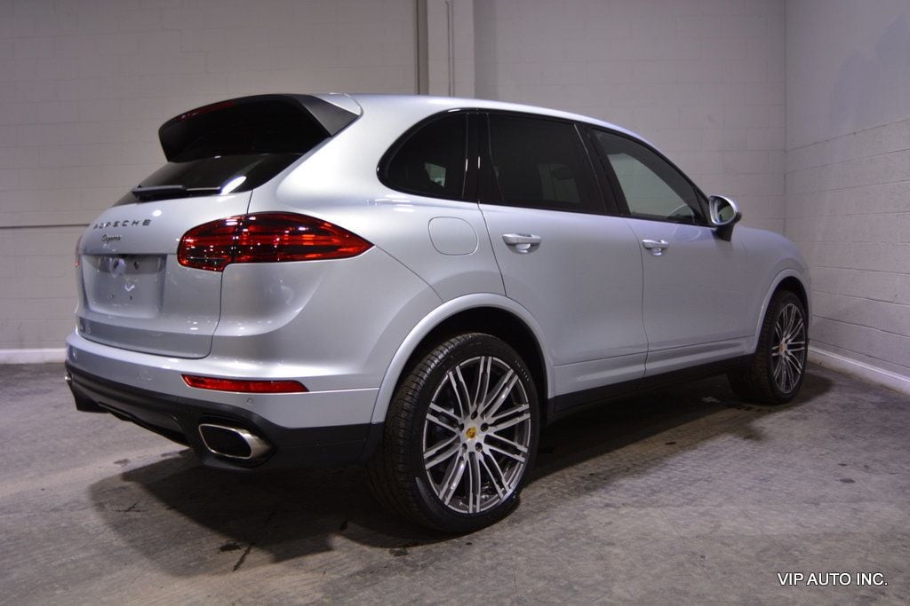 2017 Porsche Cayenne Platinum Edition AWD - 22671007 - 3