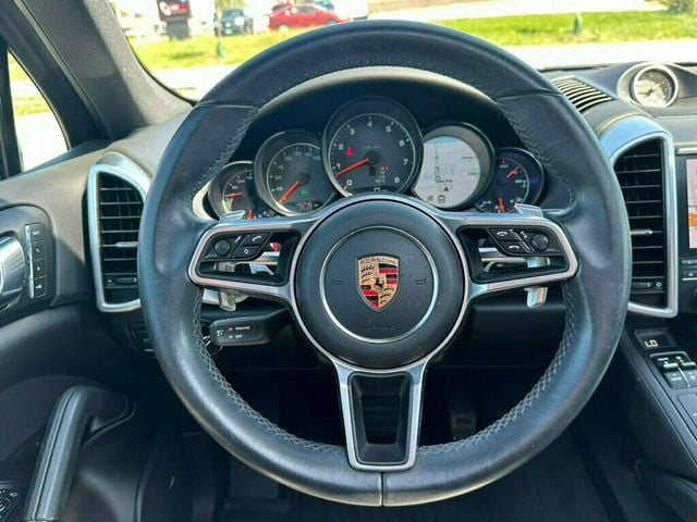 2017 Porsche Cayenne Platinum Edition AWD - 22583275 - 23