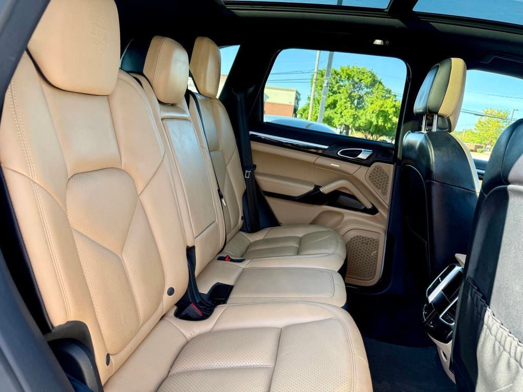 2017 Porsche Cayenne Platinum Edition photo 12