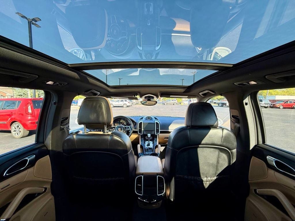 2017 Porsche Cayenne Platinum Edition photo 17