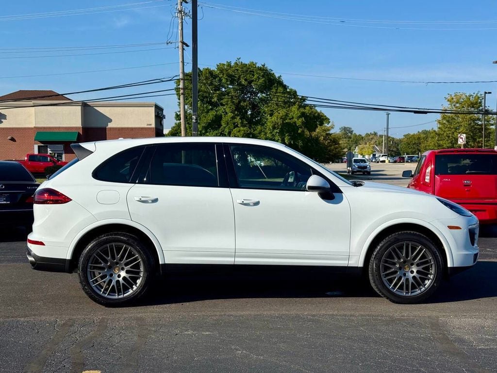 2017 Porsche Cayenne Platinum Edition photo 3