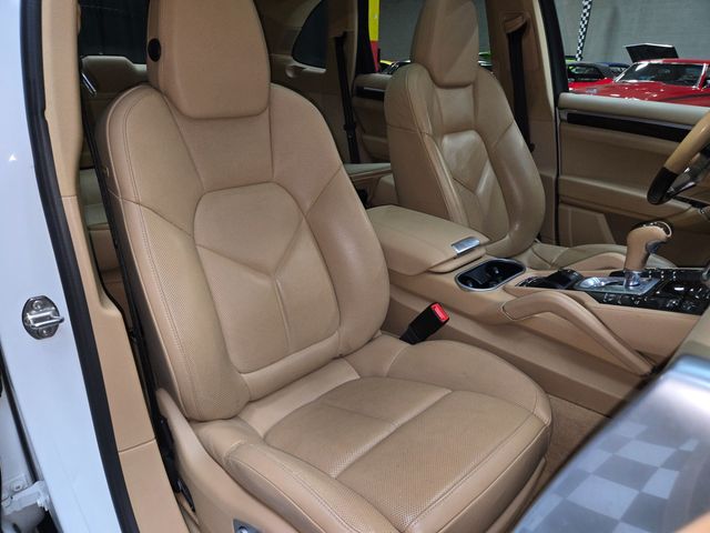 2017 Porsche Cayenne S AWD - 23090293 - 16