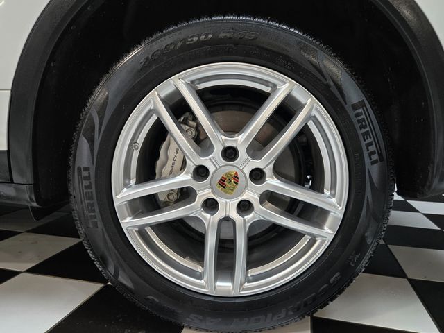 2017 Porsche Cayenne S AWD - 23090293 - 40