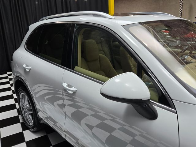 2017 Porsche Cayenne S AWD - 23090293 - 54