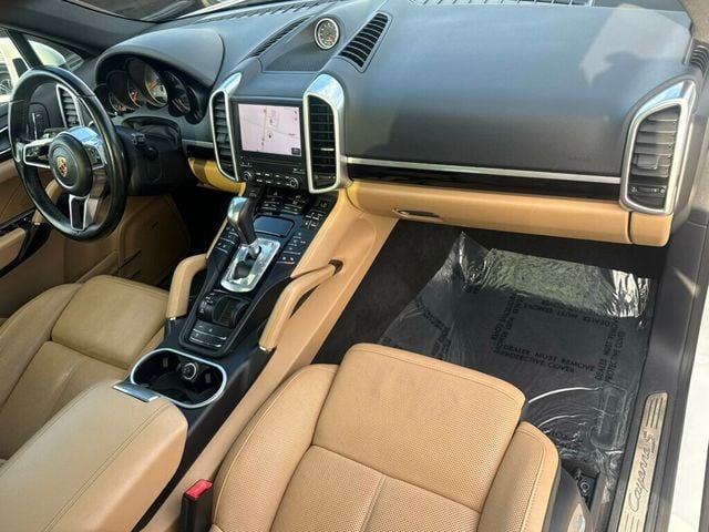 2017 Porsche Cayenne S AWD - 23005283 - 9