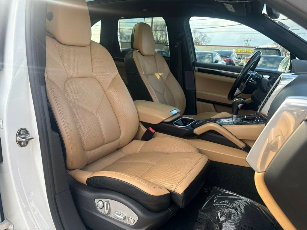 2017 Porsche Cayenne S AWD - 23005283 - 13