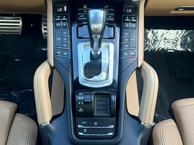 2017 Porsche Cayenne S AWD - 23005283 - 24