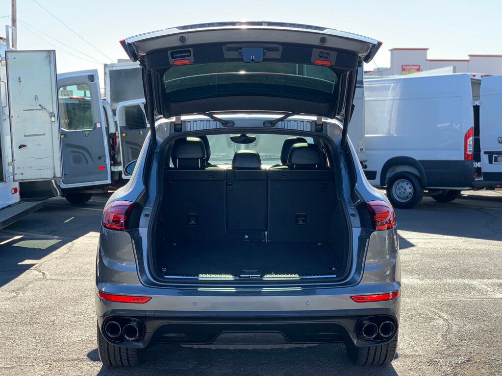 2017 Porsche Cayenne S AWD Low miles Pano Roof/Navi - 22962078 - 20