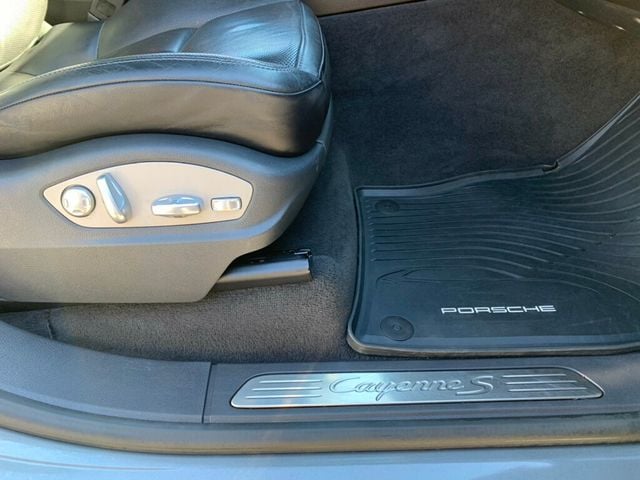 2017 Porsche Cayenne S AWD Low miles Pano Roof/Navi - 22962078 - 30