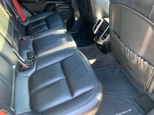 2017 Porsche Cayenne S AWD Low miles Pano Roof/Navi - 22962078 - 45