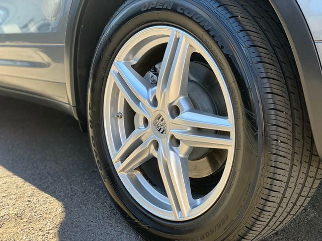 2017 Porsche Cayenne S AWD Low miles Pano Roof/Navi - 22962078 - 5