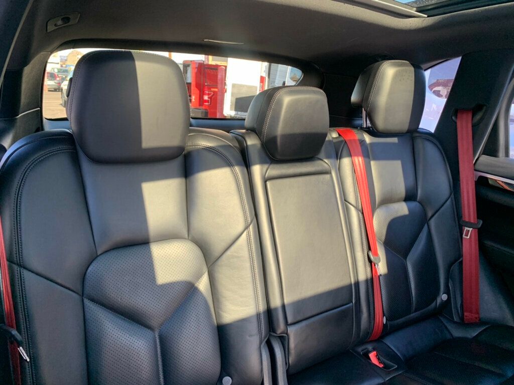 2017 Porsche Cayenne S AWD Low miles Pano Roof/Navi - 22962078 - 8