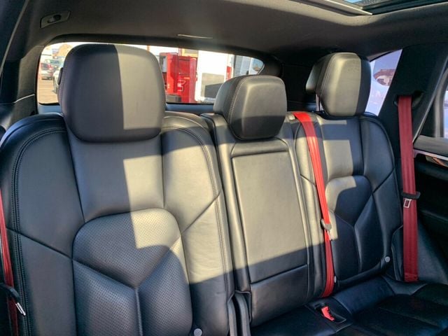 2017 Porsche Cayenne S AWD Low miles Pano Roof/Navi - 22962078 - 8