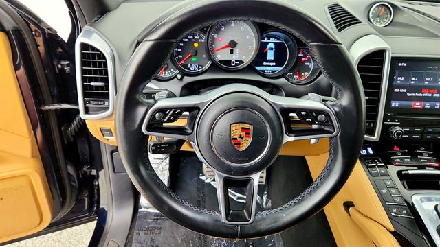 2017 Porsche Cayenne S AWD w/ Premium Package, Bose Sound, Connect Plus & Entry/Drive - 23066421 - 13