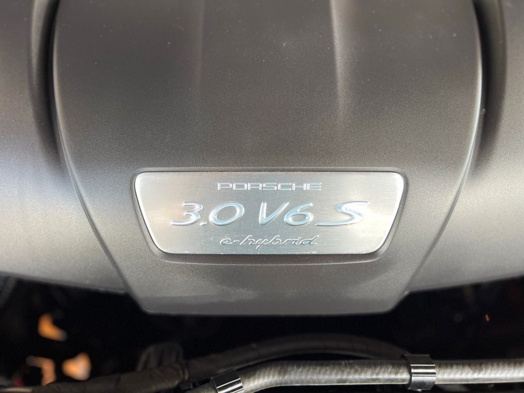 2017 Porsche Cayenne S E-Hybrid AWD - 22830609 - 32