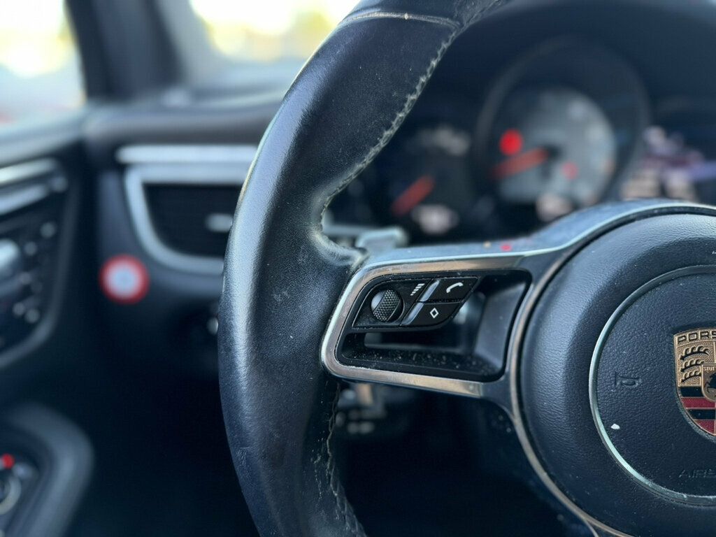 Porsche Macan photo 11