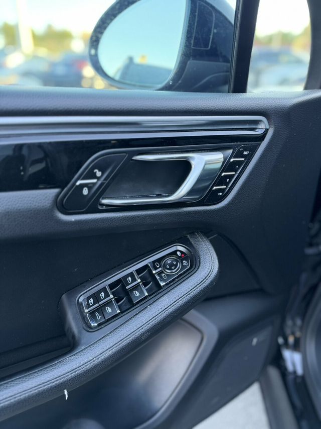 2017 Porsche Macan  - 23095870 - 18