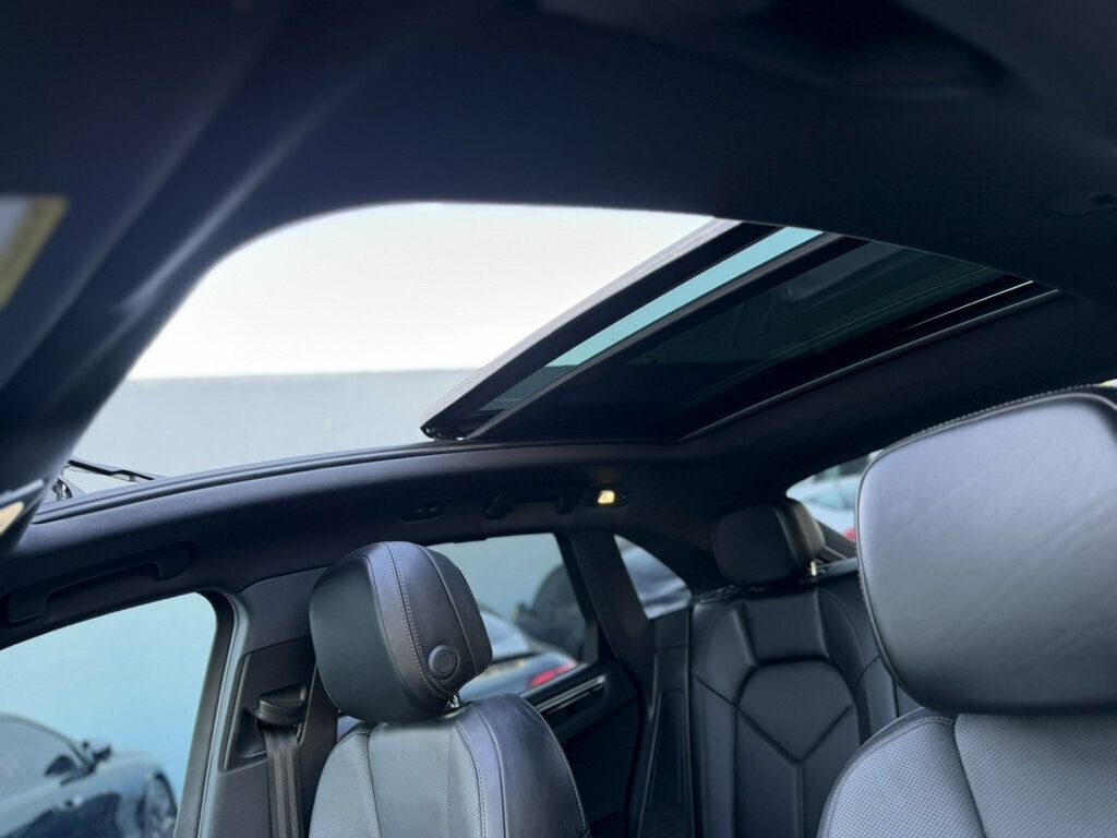 Porsche Macan photo 21
