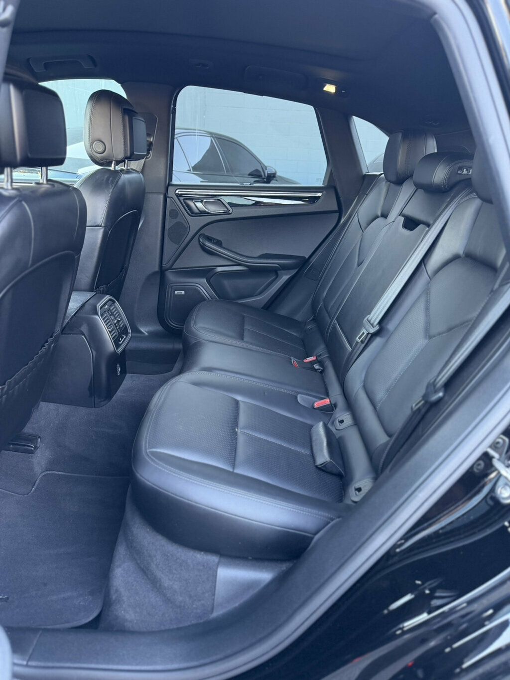 Porsche Macan photo 8