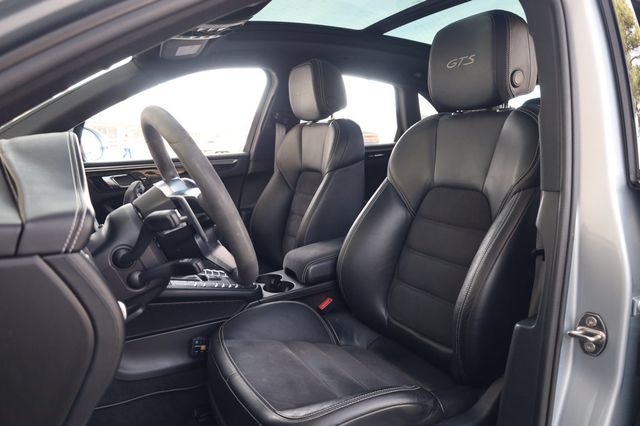 2017 Porsche Macan  - 22969071 - 14