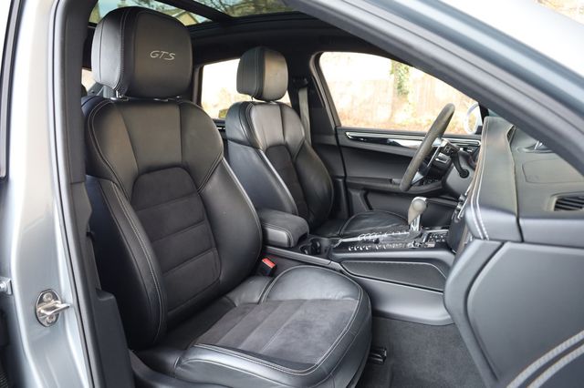 2017 Porsche Macan  - 22969071 - 22